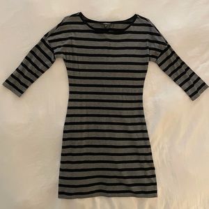 Striped 3/4 sleeves dress